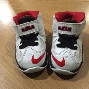 Nike Red White Black Baby Shoes for Boys Size 5C
